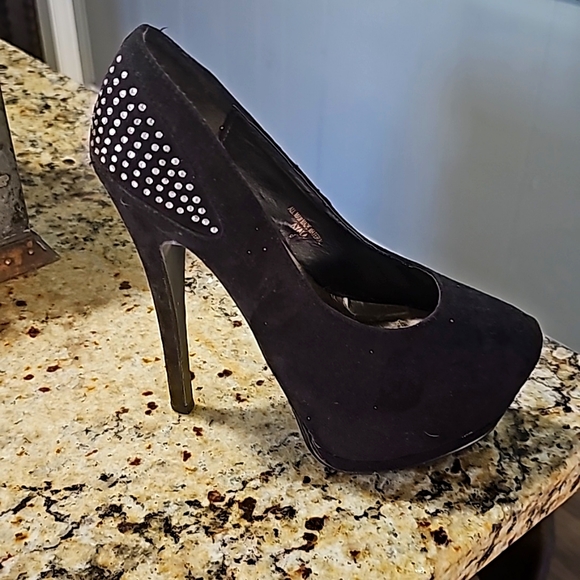 Shoes - LADIES Black High heel